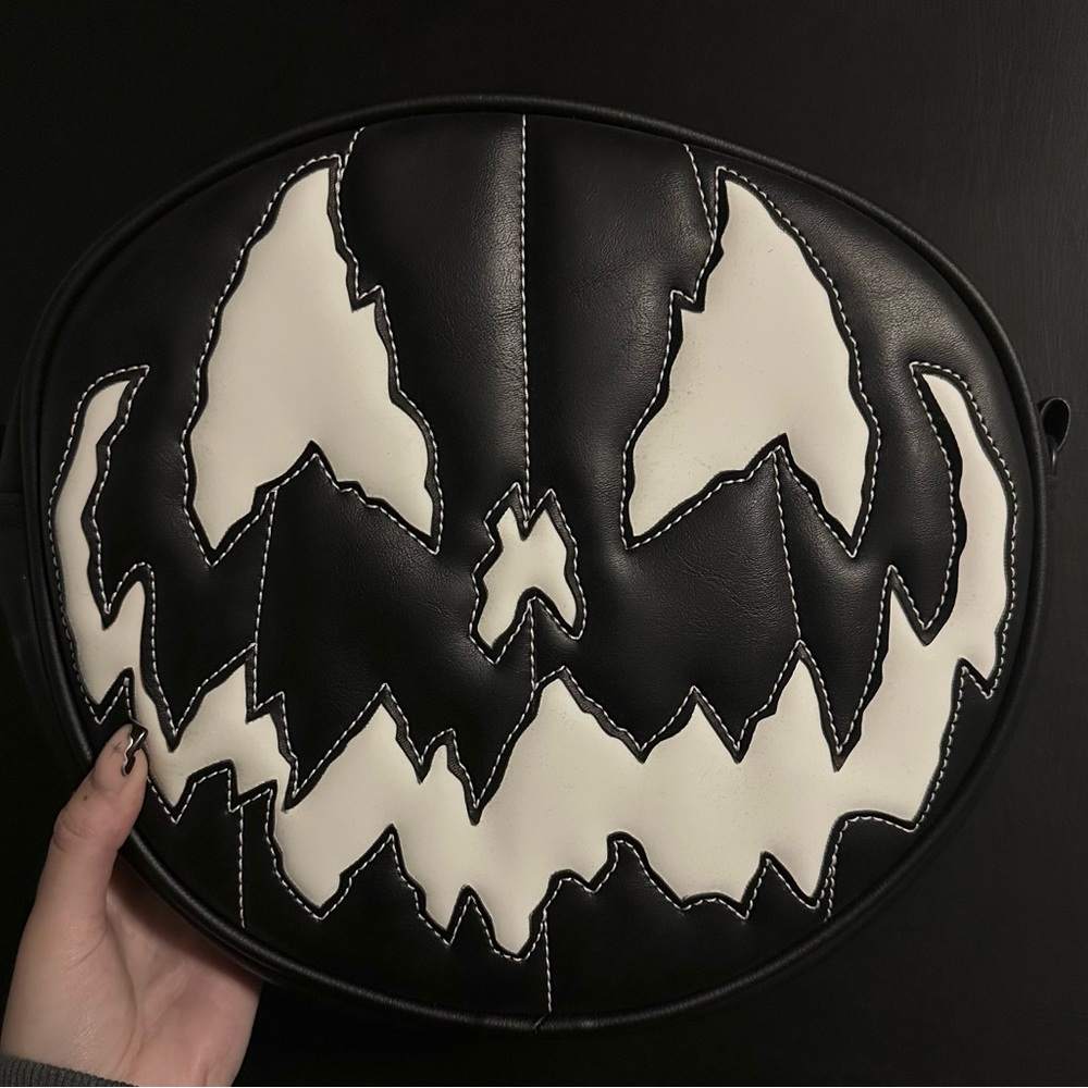 LPS Stark Black and White Bag